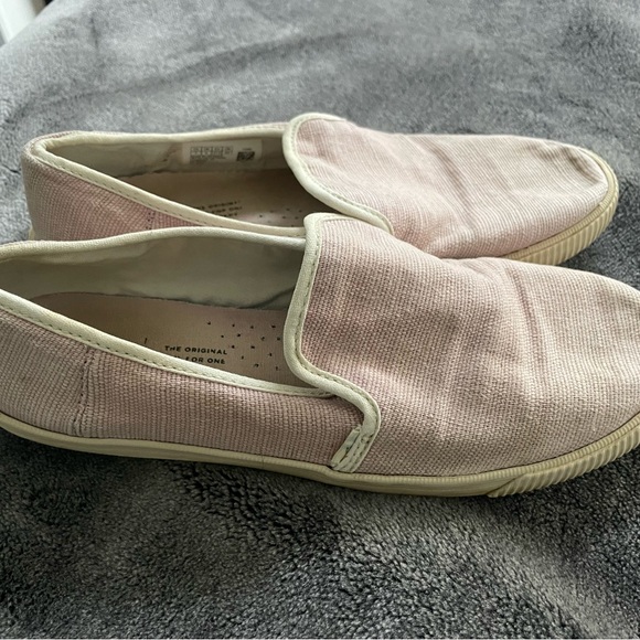 Light pink slip on cute Tom’s - Picture 2 of 5